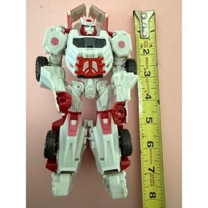 Transformers Generations Thrilling 30 Deluxe Ratchet White Red Action Figure 5.5